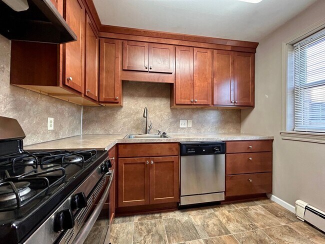 Building Photo - Cresent NE Apartments