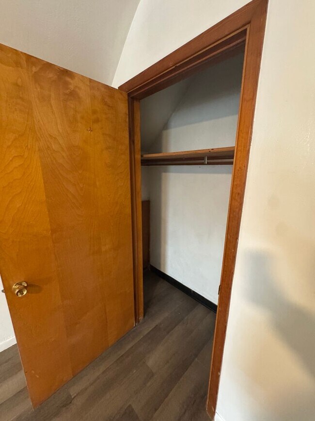 Building Photo - 212 N Highland Ave