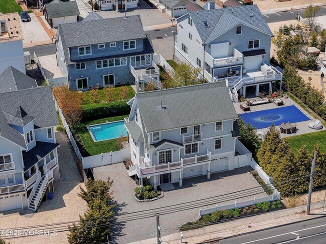 Building Photo - 912 Ocean Ave