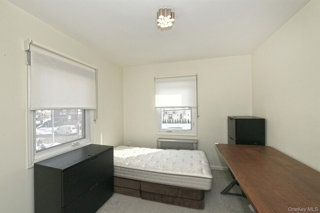 Building Photo - 222-03 Kingsbury Ave