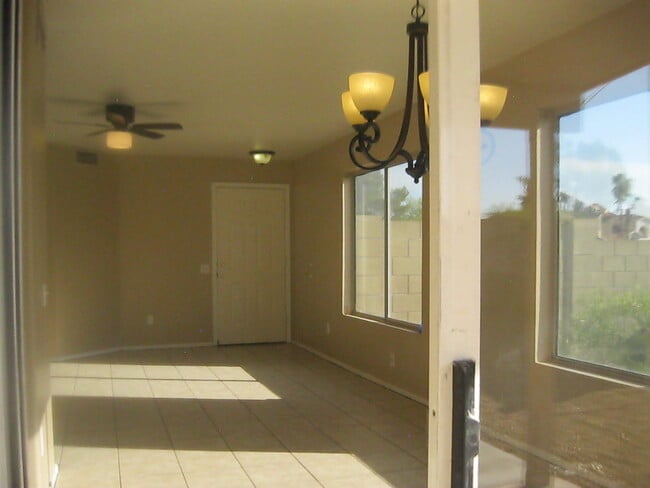 Building Photo - 7726 W Ocotillo Rd