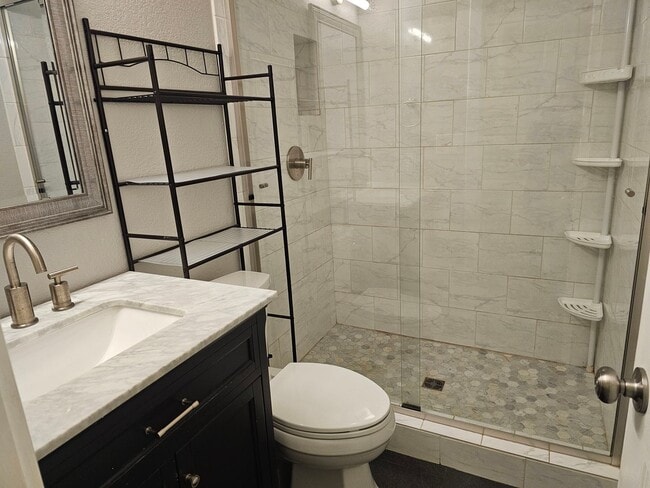 Building Photo - 2710 Hwy 348