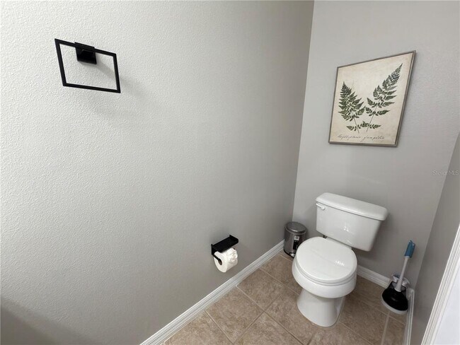 Building Photo - 734 Monroe Cir