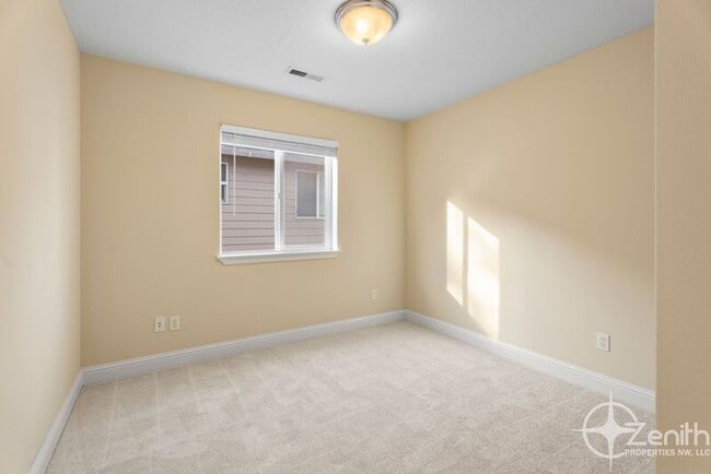 Building Photo - 2903 NE 184th Ave