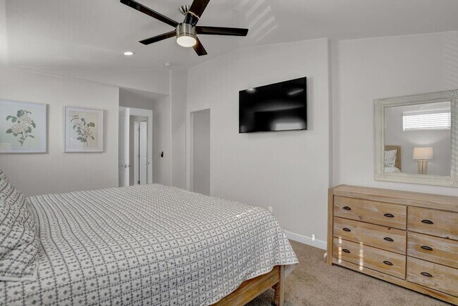 Building Photo - 3719 Venice Grove