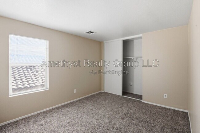 Building Photo - 5931 W Albeniz Pl