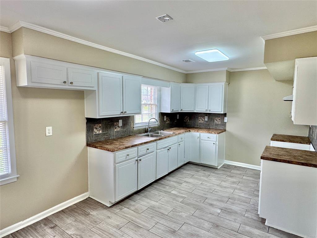 Building Photo - 502 Adler Dr