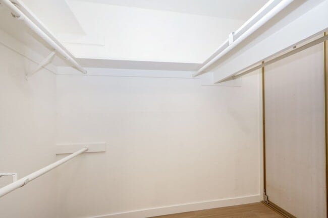 Building Photo - 380 Vallejo Dr