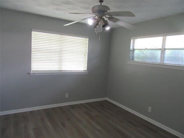 Building Photo - 705 Scottsdale Dr