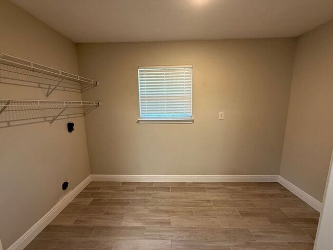 Building Photo - Gulf Breeze - Santa Rosa Shores - 2 bedroom, 1 bathroom
