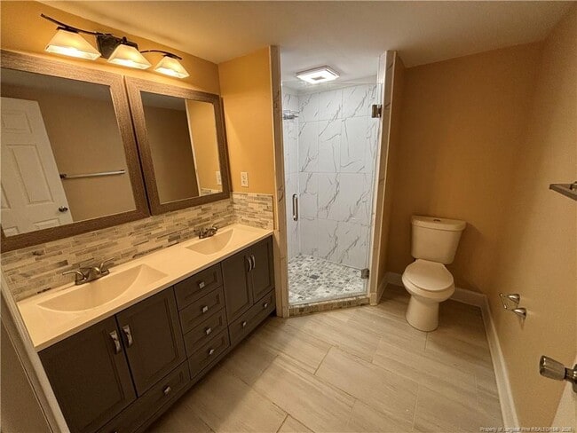 Building Photo - 931 Fleetwood Dr