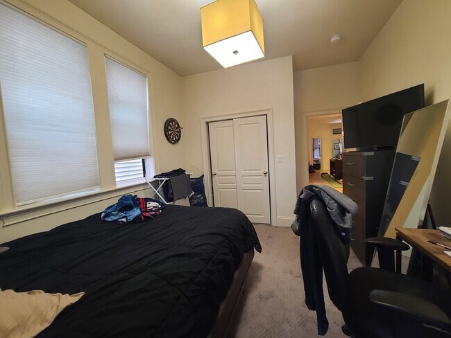 Building Photo - 42 N St