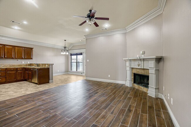 Building Photo - 110 Vienne Pl