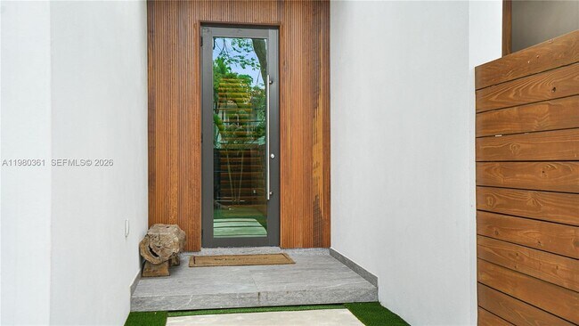 Building Photo - 3075 Mary St