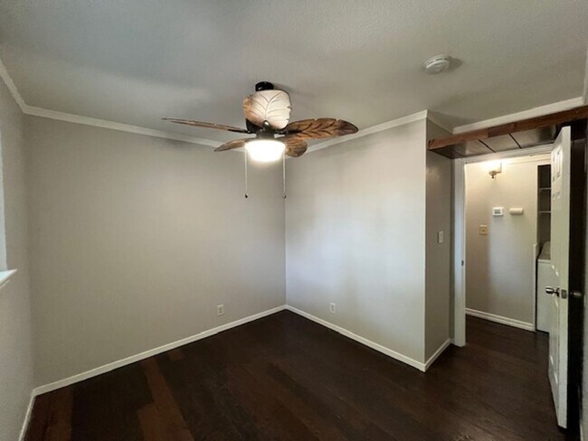 Building Photo - 3 Bedroom Home Centrally Located in Carson City