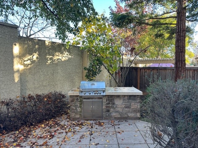 Building Photo - 9561 California Oak Cir