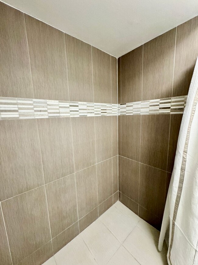 Building Photo - Dr. Phillips 3 Bed 2 Bath For Rent at soug...