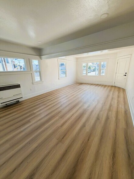 Building Photo - 1175 E Broadway