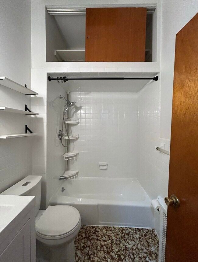 Building Photo - 307 71st St