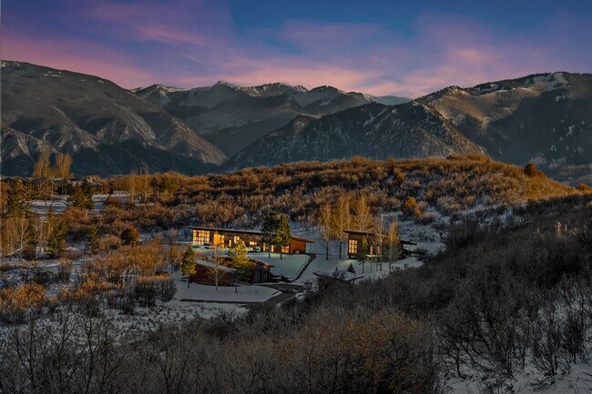 Building Photo - 2700 Juniper Hill Rd