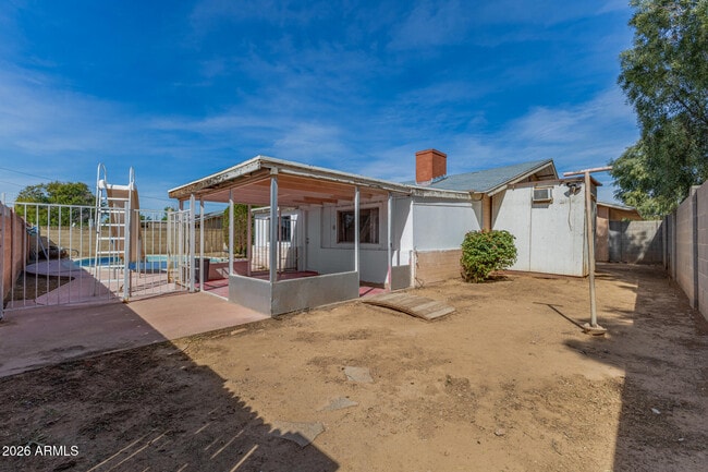 Building Photo - 3945 W Orange Dr