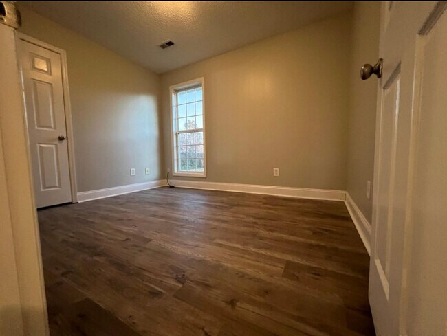 Building Photo - 14151 Pulaski Pike