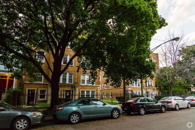 Building Photo - 4424-4432 N Seeley Ave