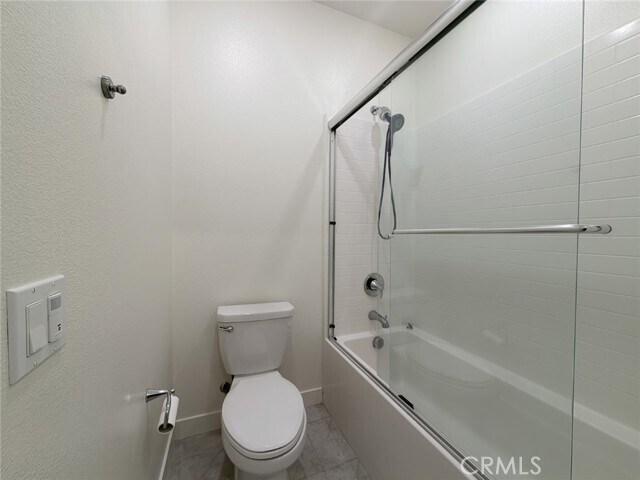 Building Photo - 400 Transport