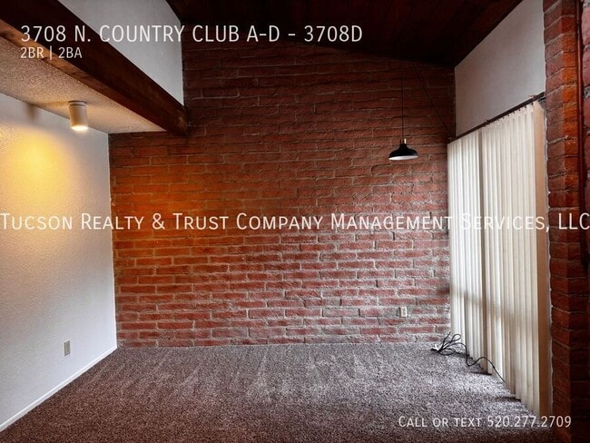 Building Photo - 3708 N Country Club Rd