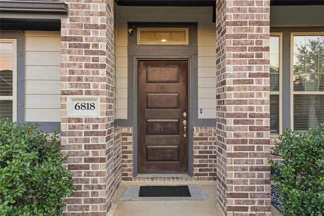 Building Photo - 6818 Aspen Peak Dr