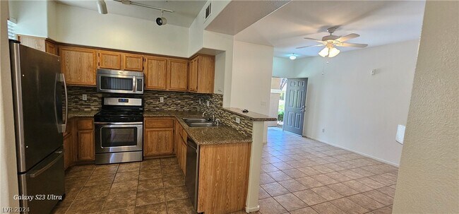 Building Photo - 9050 W Warm Springs Rd
