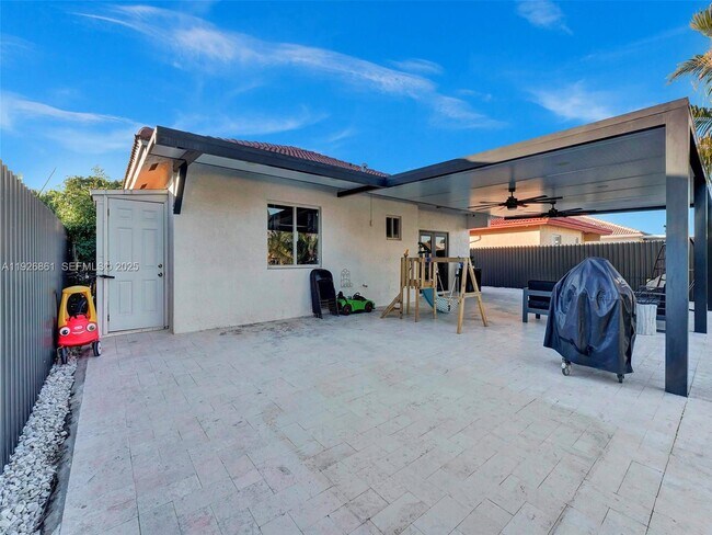 Building Photo - 19901 NW 77th Ct