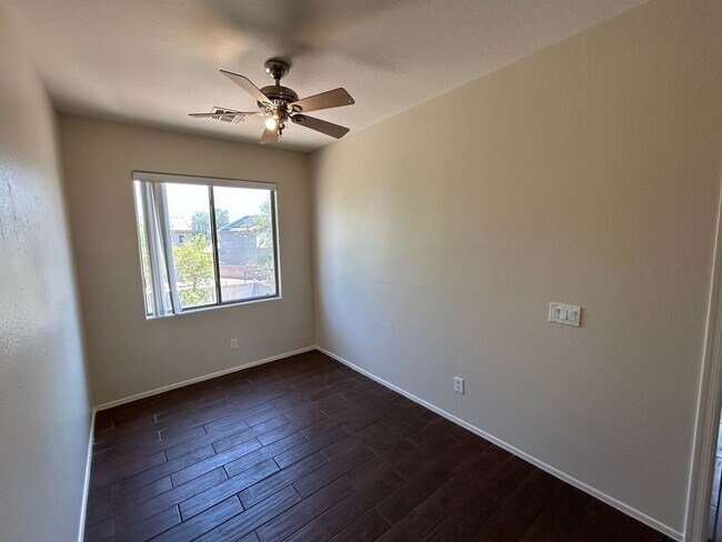 Building Photo - 3911 S 100th Glen