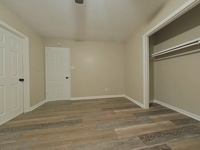 Building Photo - 6449 Kelmscot Ct