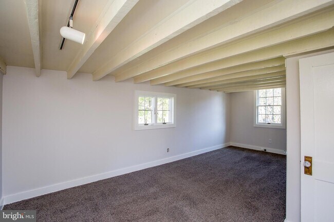 Building Photo - 766 Sergeantsville Rd