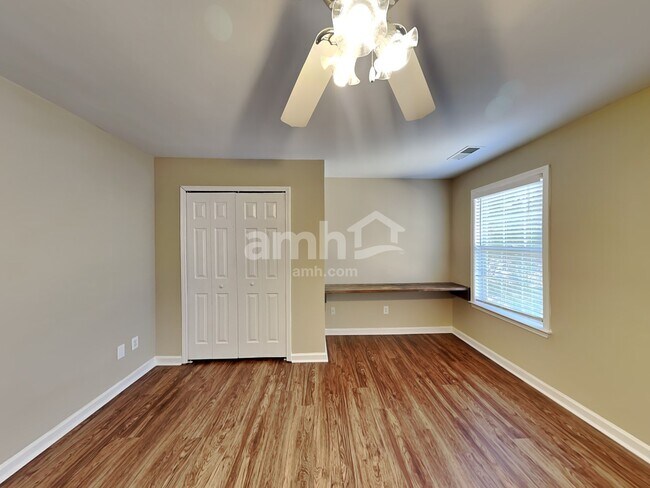 Building Photo - 9740 Lakemoore Cv