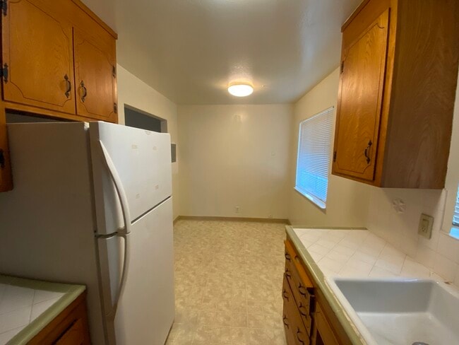 Building Photo - 341 Williams St