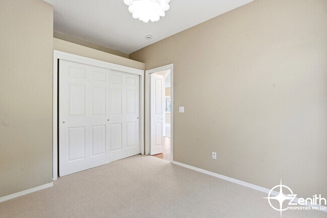 Building Photo - 2103 NE 161st Pl