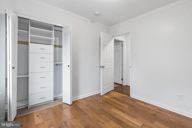 Building Photo - 106 Bernard Ct