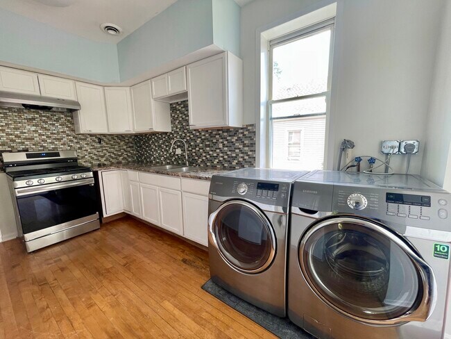 Building Photo - 1408 Kenilworth Ave