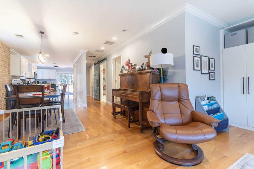 Building Photo - 221 Neponset Ave