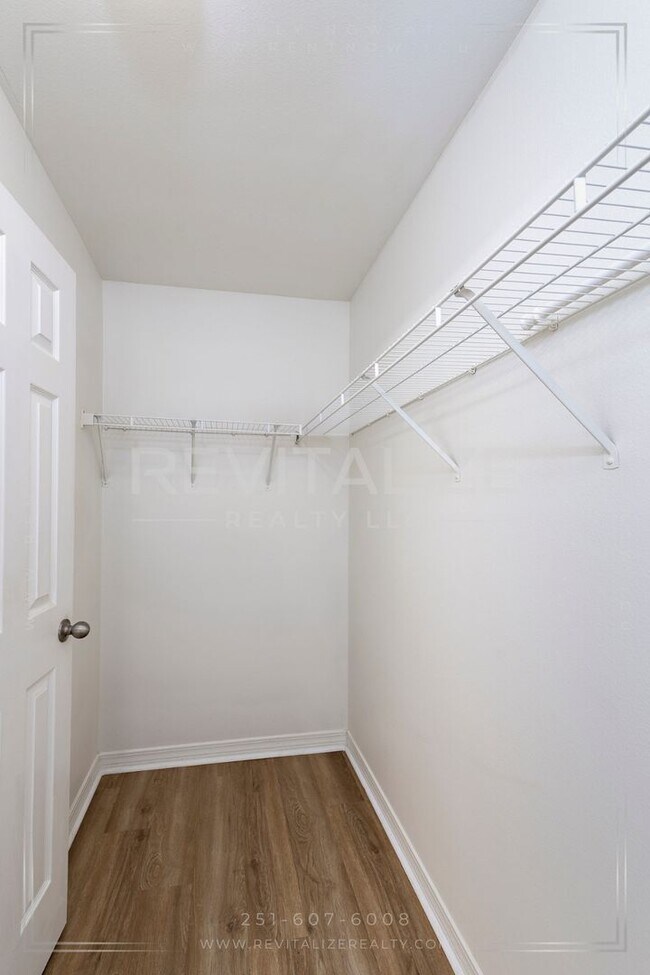 Building Photo - Spacious 3-Bedroom Home with Open Floor Pl...