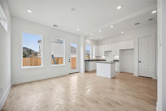 Building Photo - 8103 Calhoun Rd