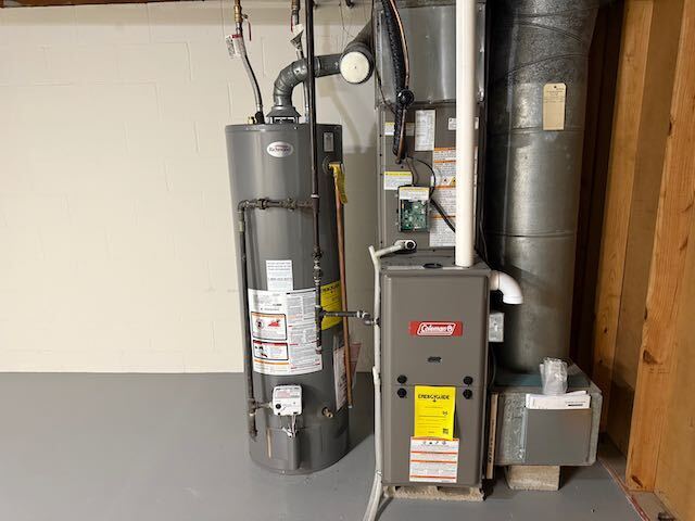 Building Photo - Newly Renovated Duplex unit in North Peoria