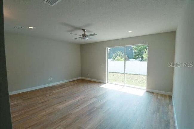 Building Photo - 3904 W Everett Ave