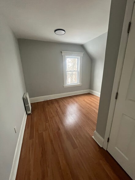 Building Photo - 8 Davis Ave