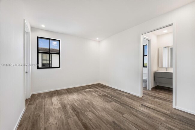Building Photo - 7510 SW 100th St