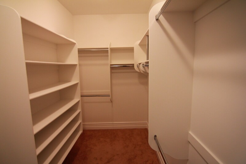 Building Photo - 10640 Woodbridge St