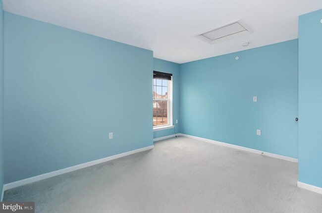 Building Photo - 3038 Meridian Cmns