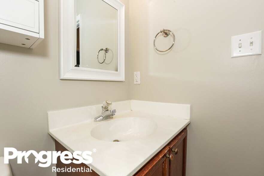 Building Photo - 4012 Mozart Ct